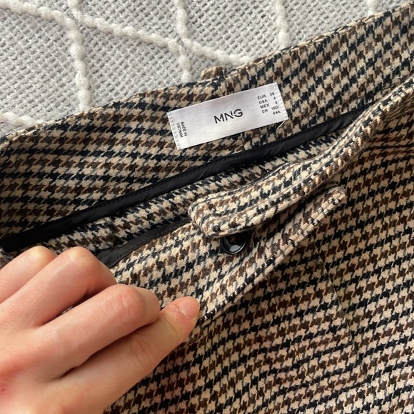 Plaid skirt
Slip in front
Great condition - Picture 4 of 7